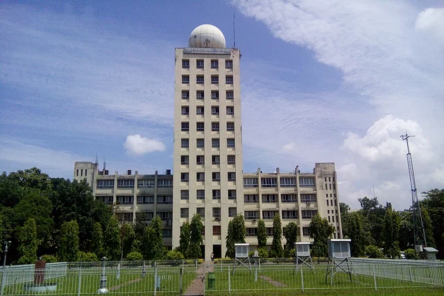 অতি ভারী বৃষ্টির পূর্বাভাস তিন বিভাগে