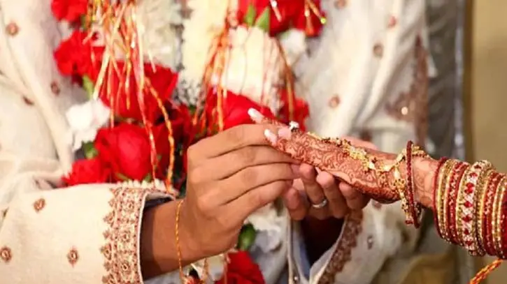 বিয়ের আসরে হঠাৎ হাজির প্রথম স্ত্রী, নববধূকে তালাক