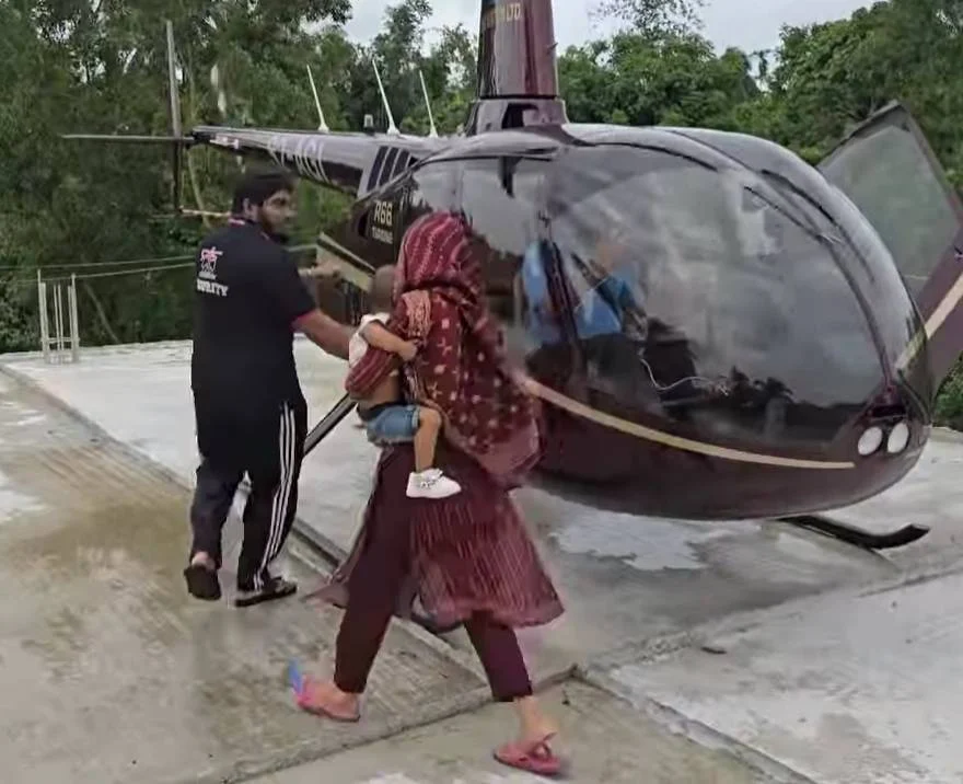 বন্যা দূর্গত ৫০ জনকে উদ্ধার করলো প্রবাসীর হেলিকপ্টার