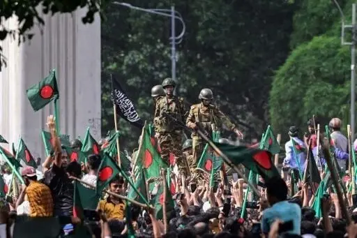 সেনাবাহিনীর যে বার্তায় ভাগ্য নির্ধারণ হয় শেখ হাসিনার