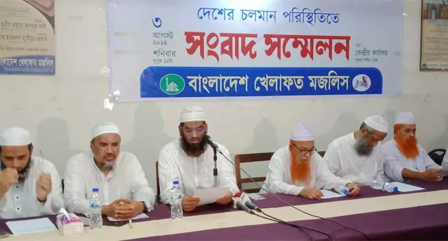 সরকারের পদত্যাগই একমাত্র সমাধান : মামুনুল হক