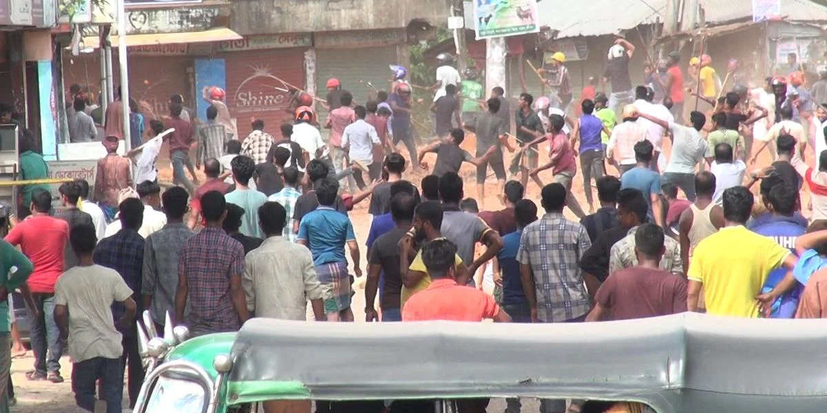৫ টাকা টমটম ভাড়া নিয়ে ৪ ঘণ্টার সংঘর্ষ, আহত অর্ধশত