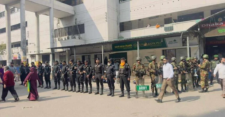 কাকরাইল মসজিদ ঢাকা মেডিকেল এলাকায় নিরাপত্তা জোরদার