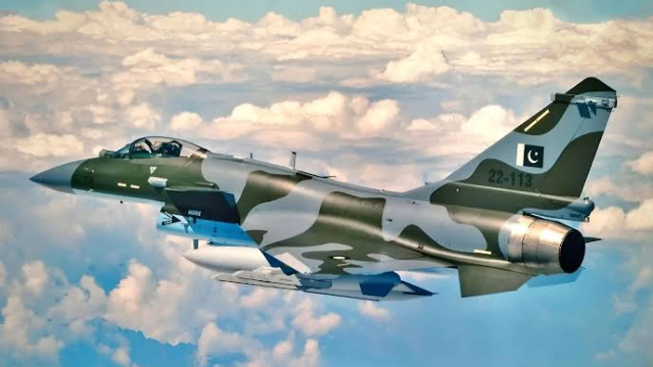 4 indian rafale fighter jets flee after seeing pakistani fighter jets