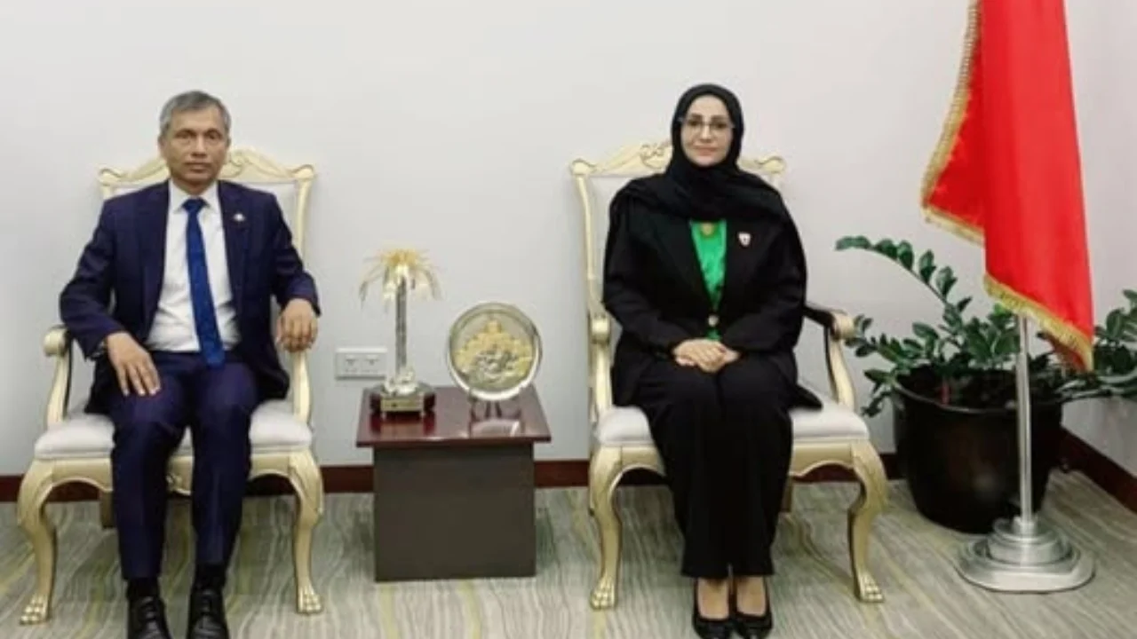 Bangladeshi envoy meets bahraini health minister