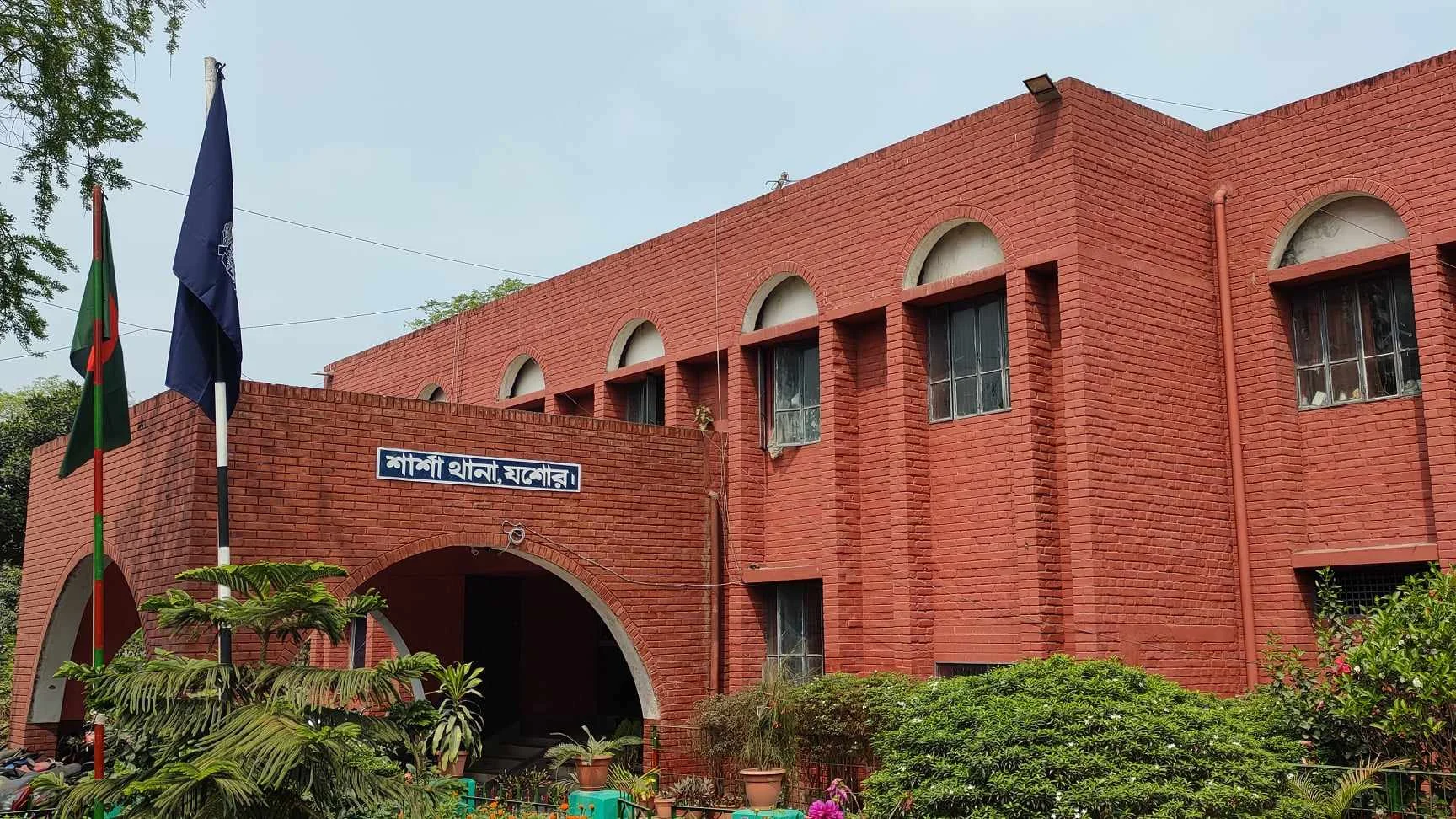Immoral act with expatriate's wife, threatening to kill her, gang rape