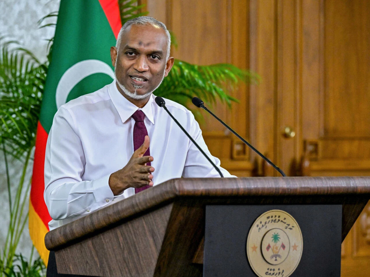 Maldives president holds 15 hour press conference