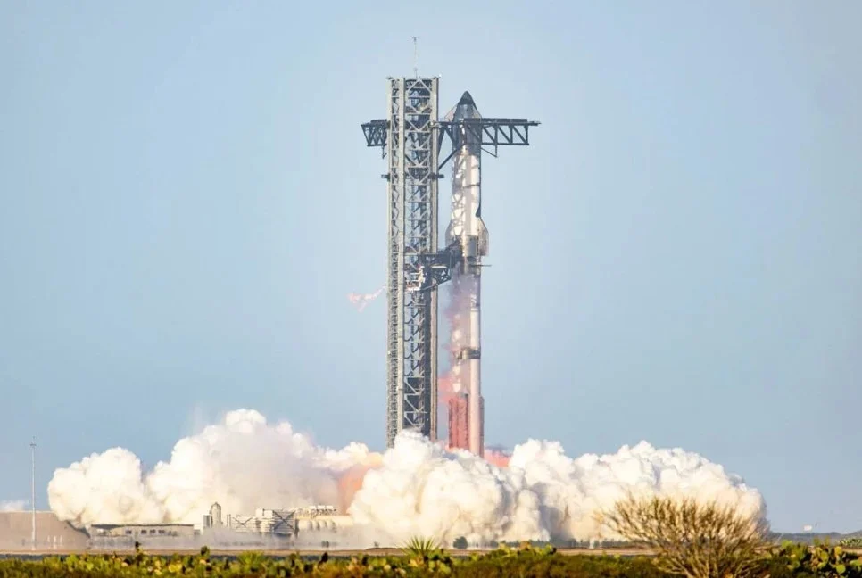 Spacex's starship rocket crashes 30 minutes after launch