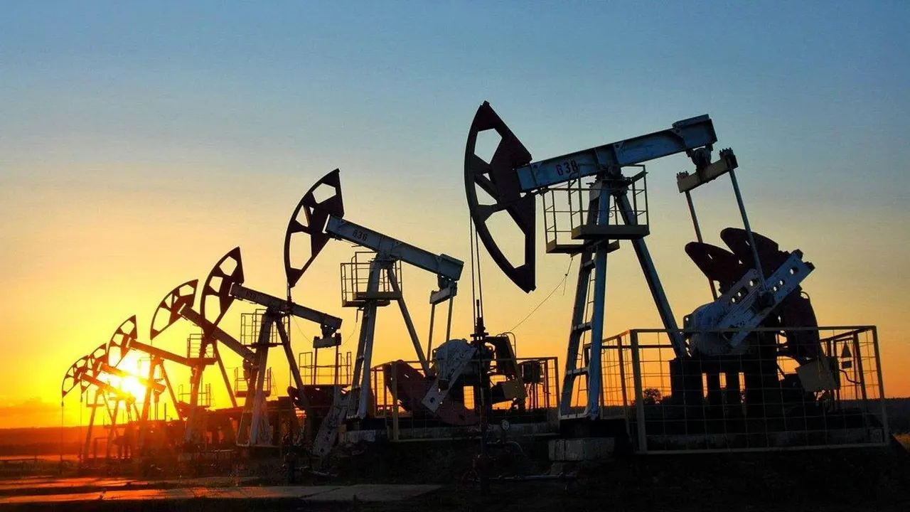 A muslim country is secretly selling oil to israel