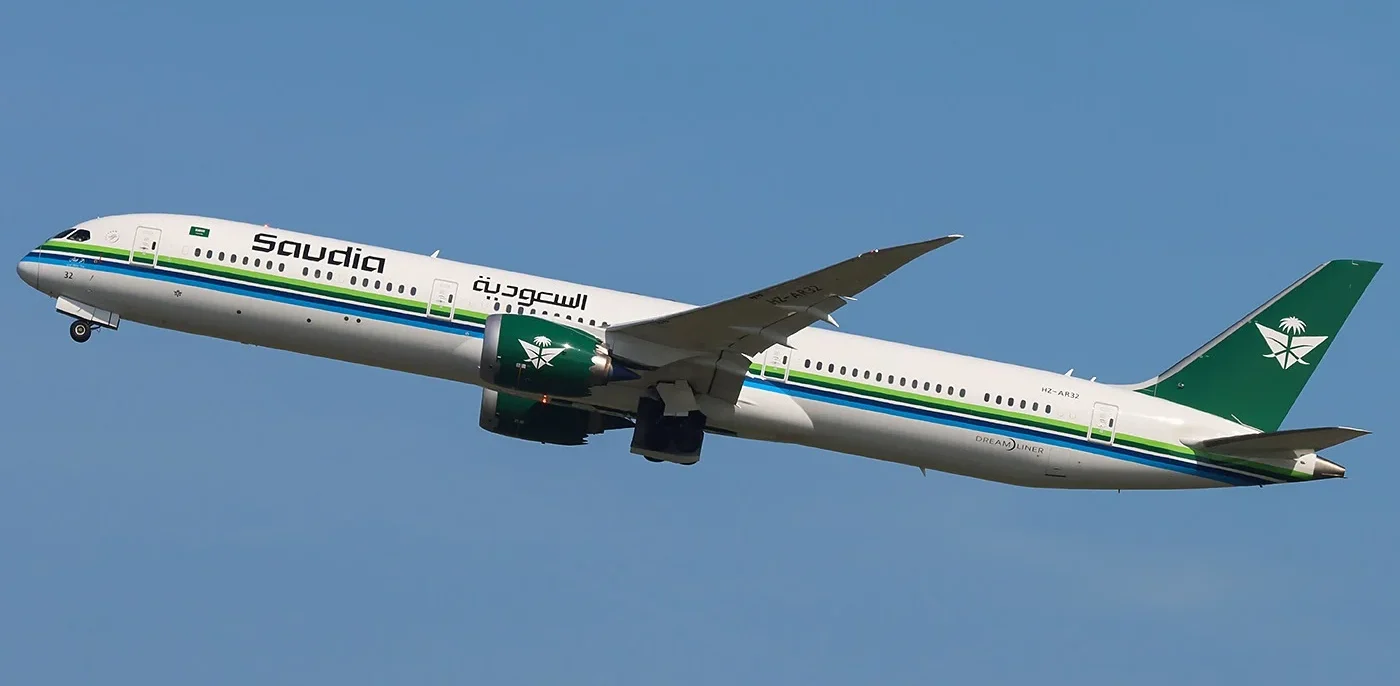 Crew dies shortly after plane takes off