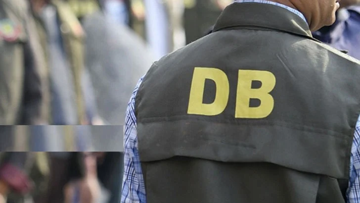 Db oc accused of withholding expatriate's passport and ticket