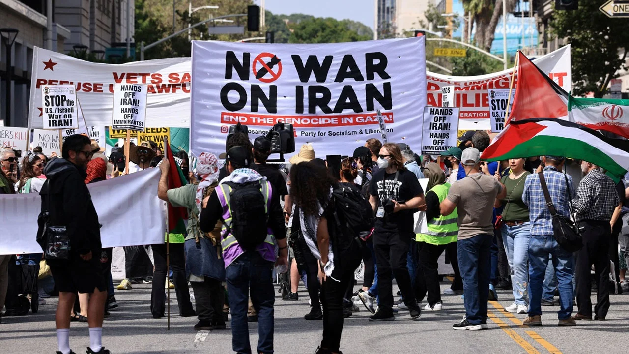 Mass protests across the us against the attack on iran