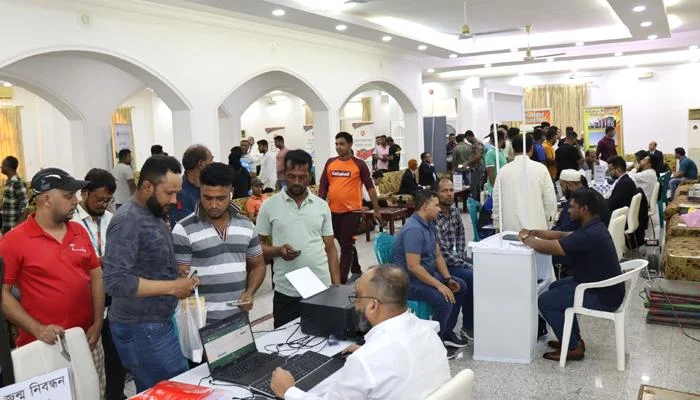 Mobile consular camp for expatriates in bahrain, expatriates satisfied with service