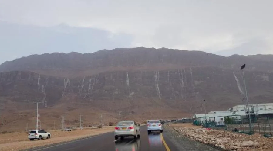 Rain and dust storm forecast in oman, everyone advised to be cautious