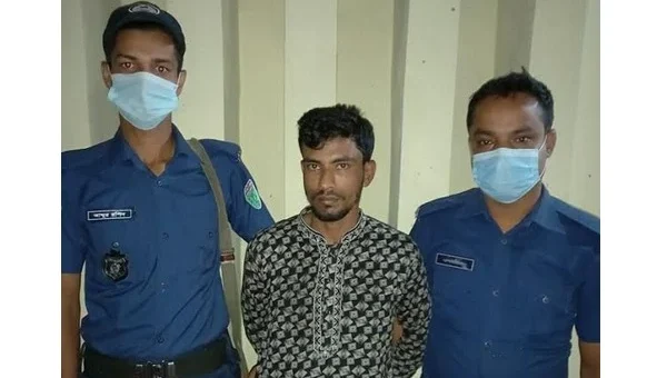 Youth league leader arrested for spreading nude photos of expatriate's wife
