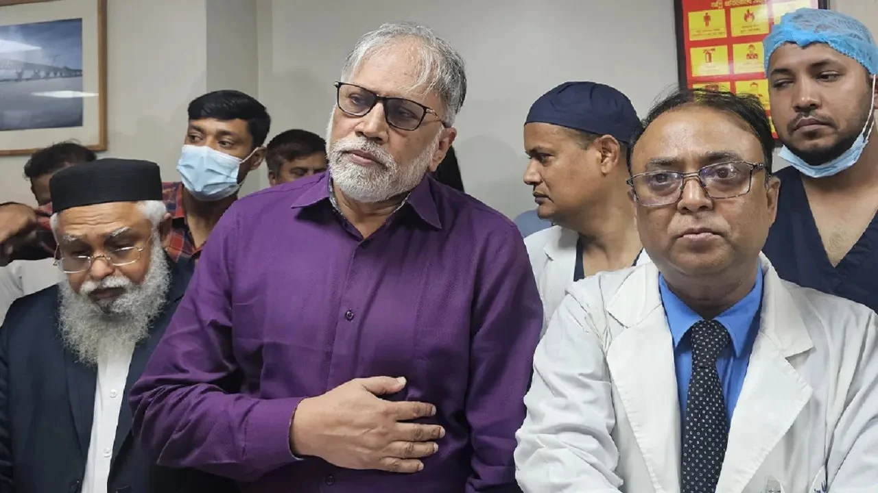 Doctors and nurses are arriving from singapore at night.