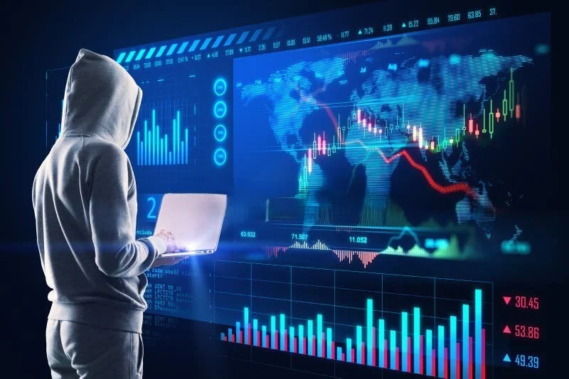 Expatriate loses tk 3.3 million to online fraudsters