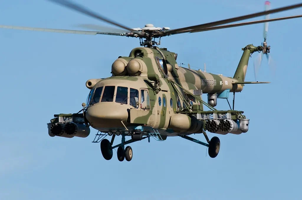Helicopter crashes into mountain, 5 killed