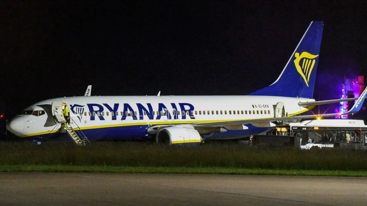 Passengers jumped from the plane