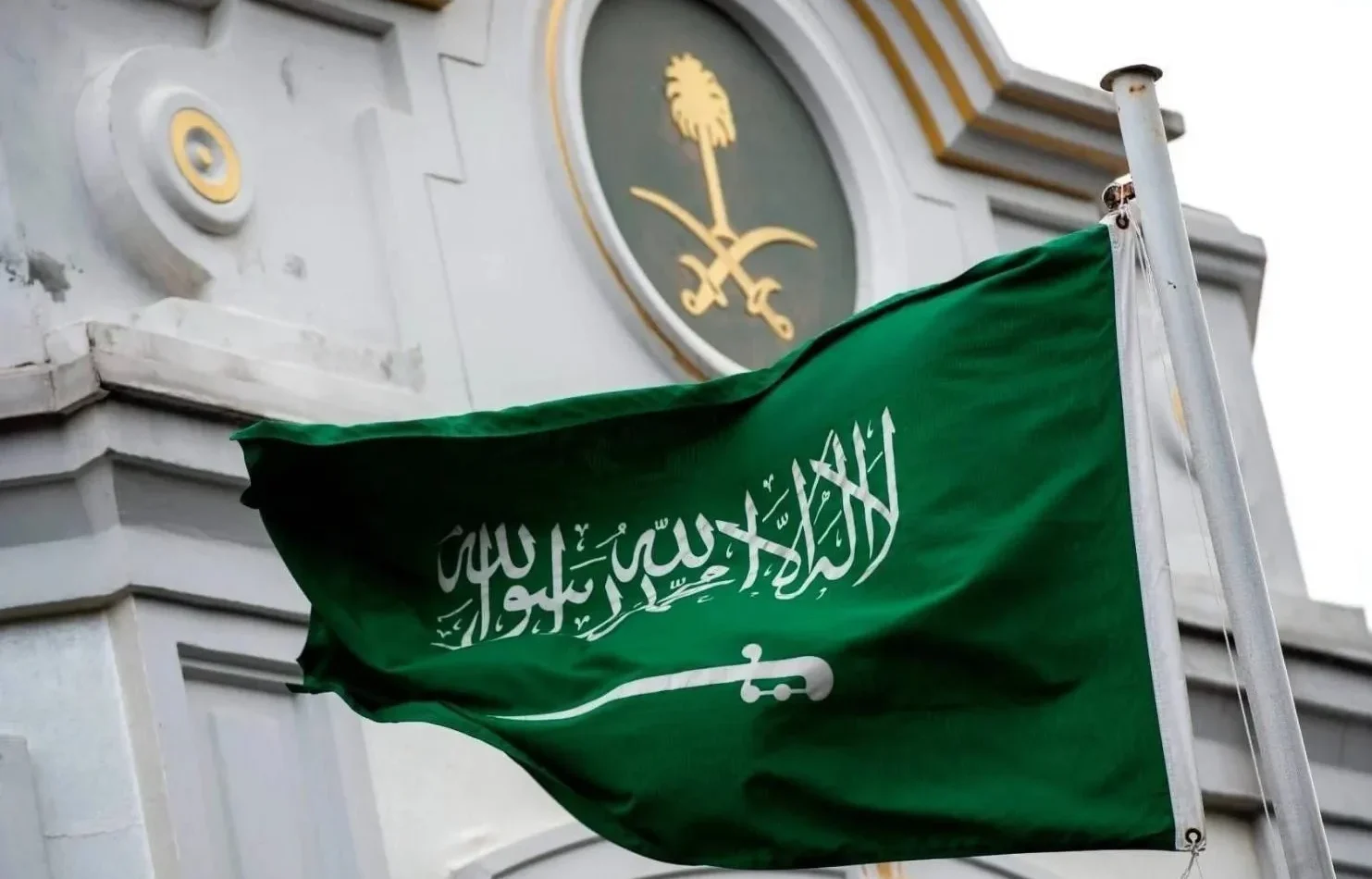 Strict action against expatriates violating passport laws