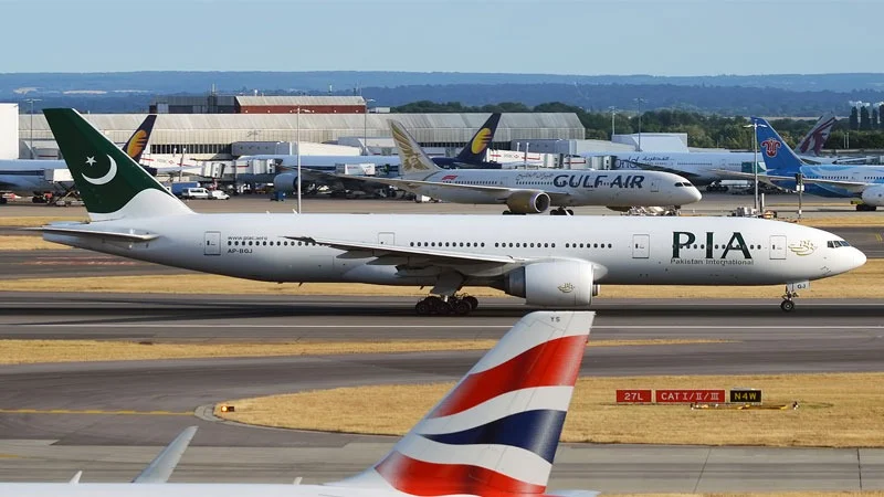 Uk lifts ban on pakistani airlines