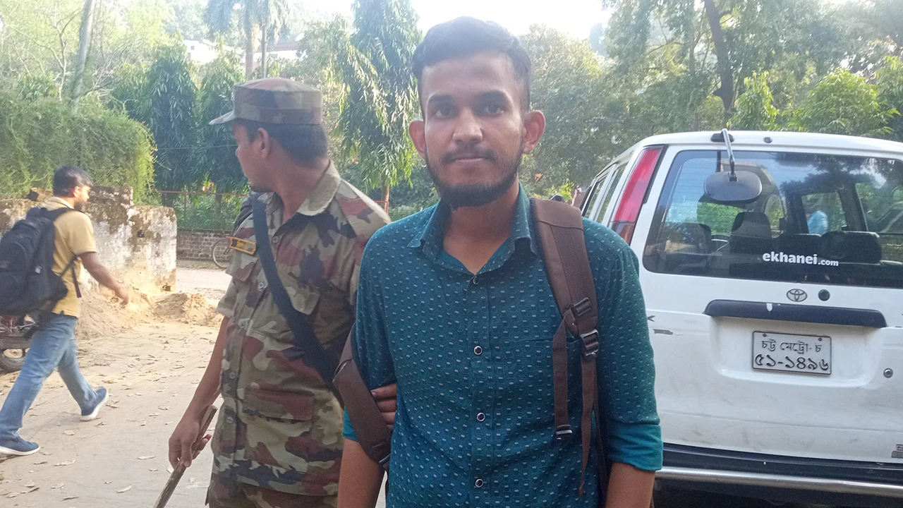 দুই ডজন নারীর সঙ্গে চবি শিক্ষার্থীর প্রেমের সম্পর্ক