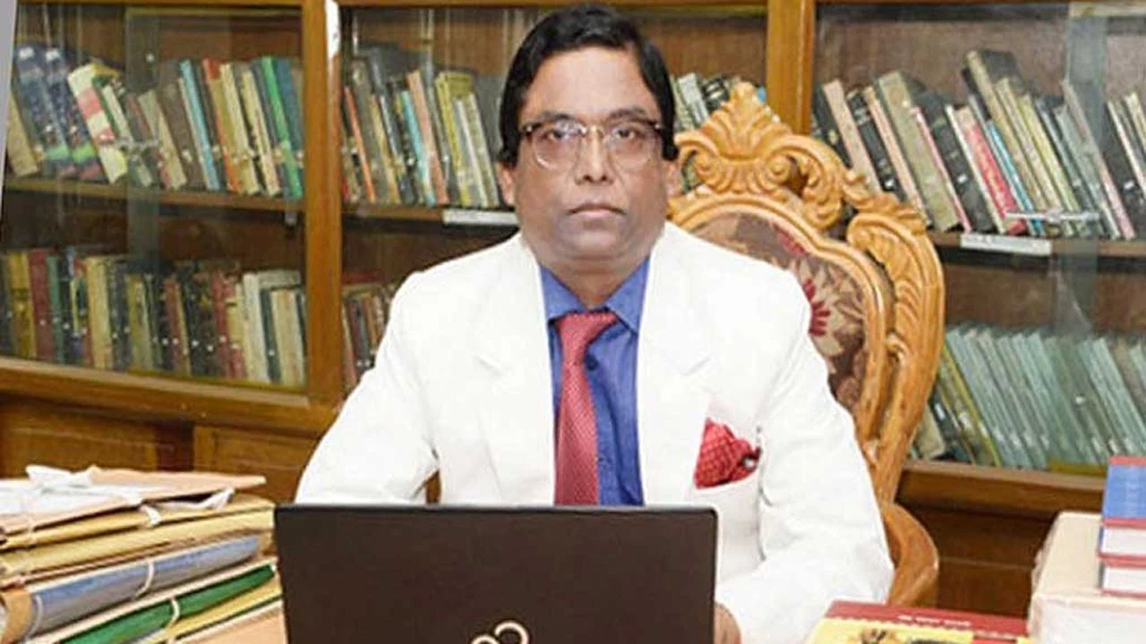 দুর্নীতির মামলায় ডাক বিভাগের সাবেক ডিজি শুধাংশু গ্রেপ্তার