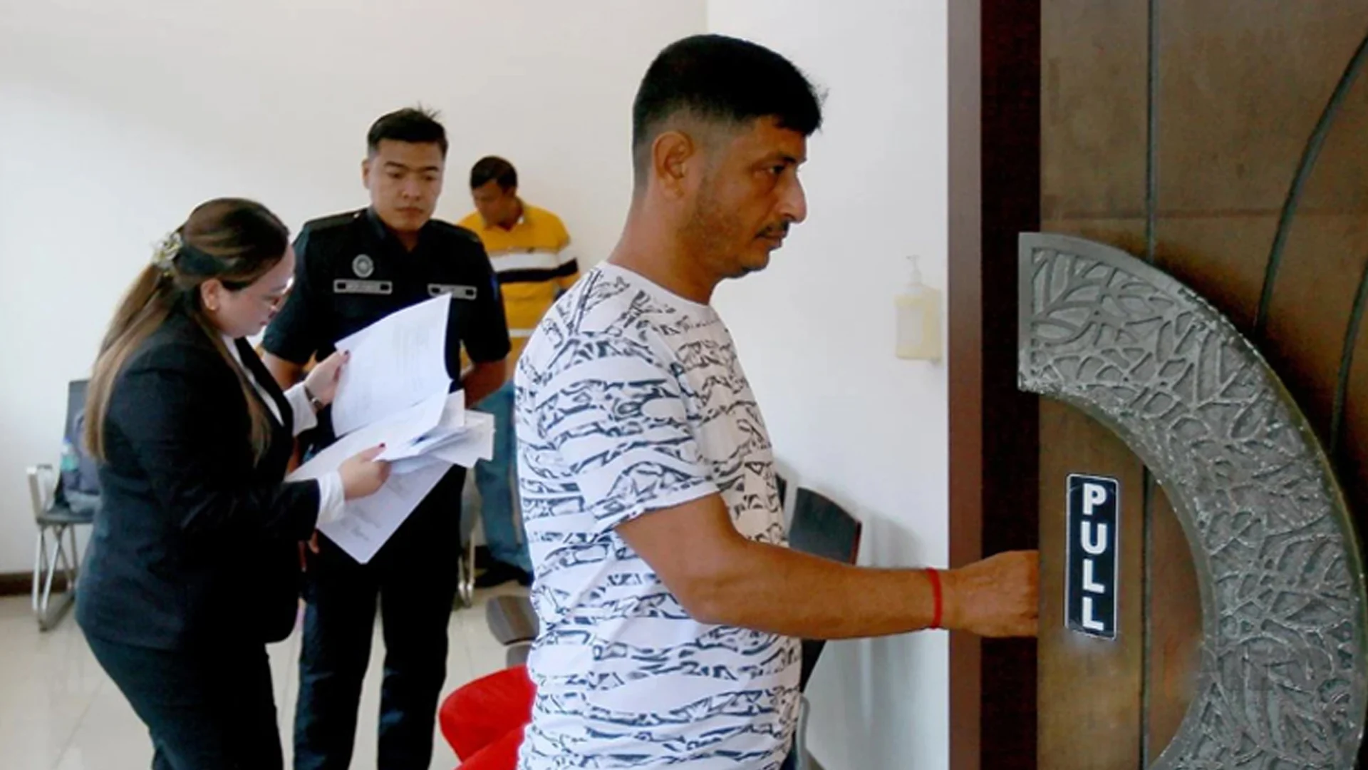 প্রবাসীর মোটরসাইকেলে বিড়াল আহত, প্রায় ৬ লক্ষ টাকা জরিমানা