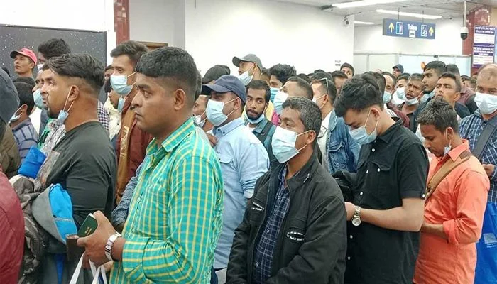লিবিয়া থেকে দেশে ফিরলেন ১৫৭ বাংলাদেশি