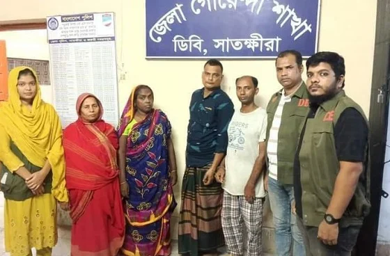 সোনার মুকুট চুরির ঘটনায় ২ নারীসহ ৪জন আটক