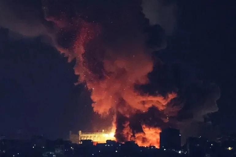 হিজবুল্লাকে টার্গেট করে লাগাতার মিসাইল বর্ষণ শুরু