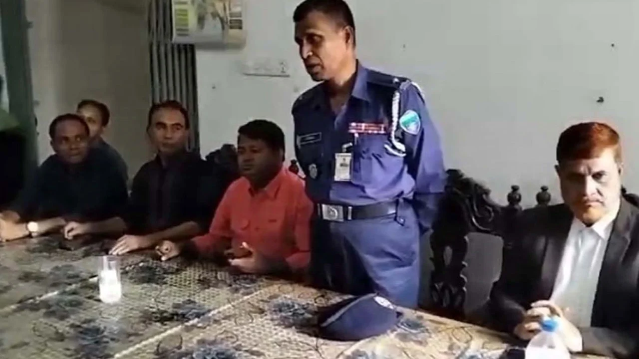 আ.লীগ পেলে গণধোলাই দিয়ে থানায় সোপর্দের নির্দেশ ওসির