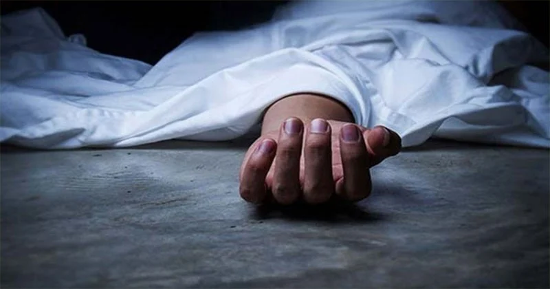 কুকুর’ সম্বোধন করে ছাত্রের পোস্ট, এক দিন পর শিক্ষকের ‘ঝুলন্ত’ লাশ উদ্ধার