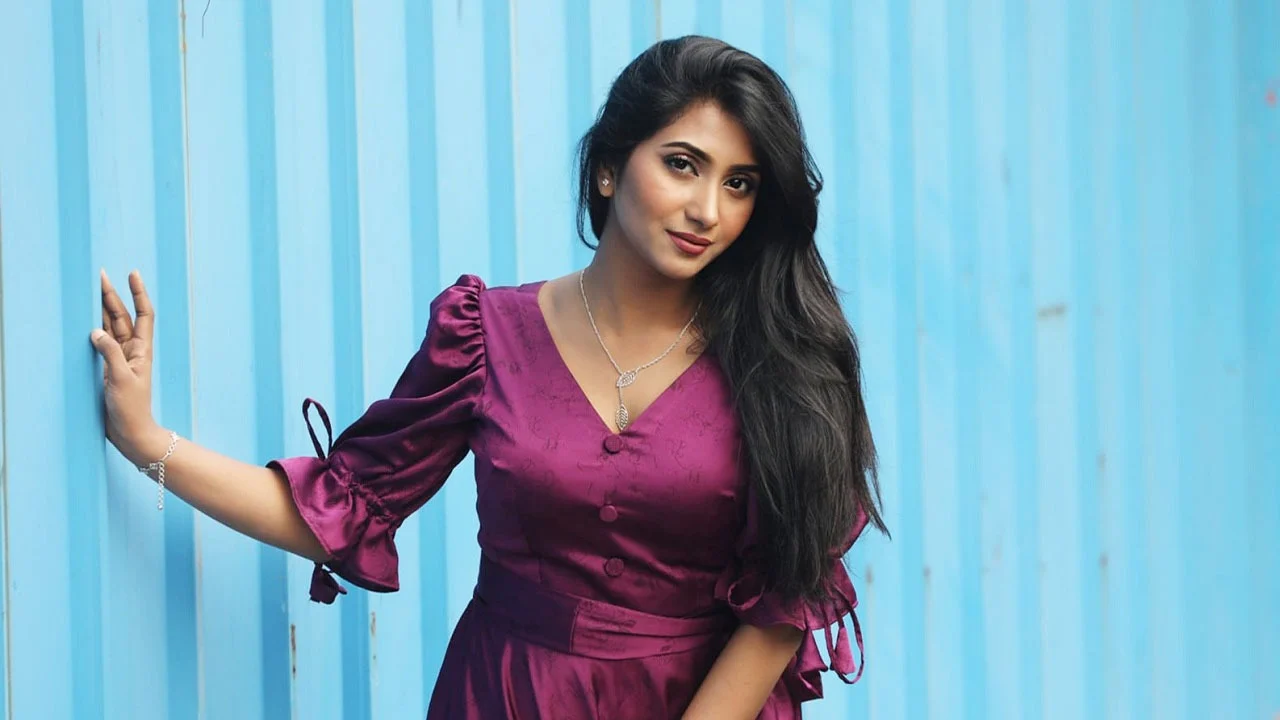 চকলেটে নেশাদ্রব্য মিশিয়ে অজ্ঞানের চেষ্টা করেন পরিচালক সুমি
