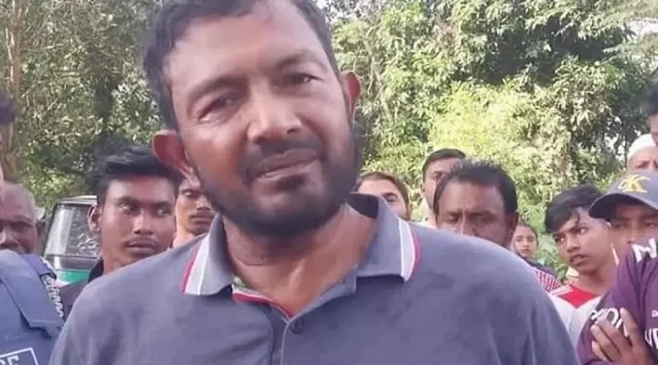 চটে গিয়ে ফাঁকা গুলি, সাবেক এমপিকে ধরে পুলিশে দিলো জনতা