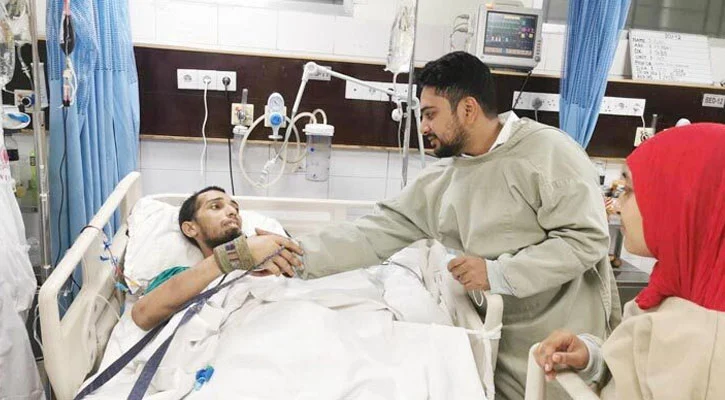 থাইল্যান্ড নেওয়া হচ্ছে ছাত্র আন্দোলনে আহত কাজলকে