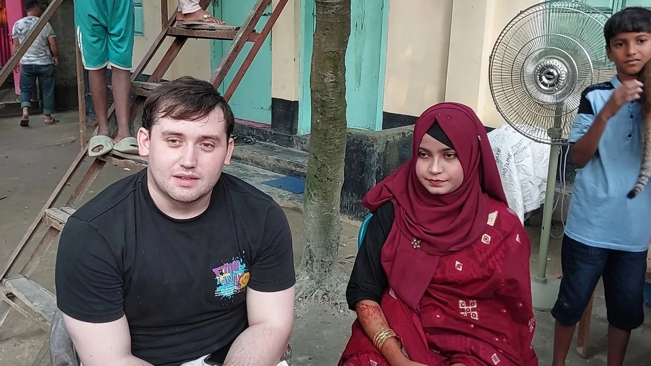 প্রেমের টানে তুরস্কের যুবক সিরাজগঞ্জে