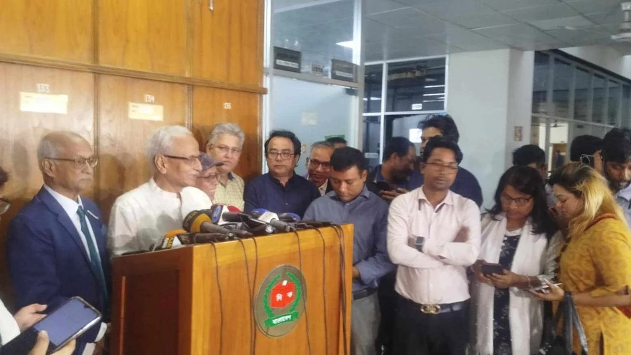 সাবেক তিন সিইসিকে আইনের আওতায় আনার ইঙ্গিত