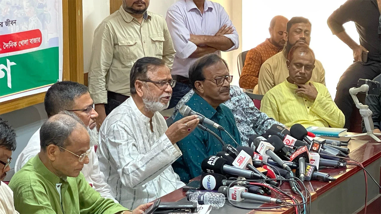‘আ.লীগের প্রেতাত্মারা ইউনূস সরকারকে ট্রাফিক জ্যামে ফেলেছে’