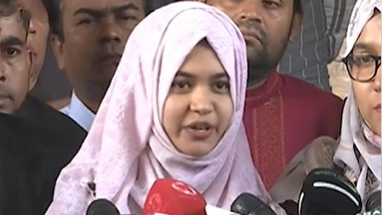 ‘আমার বয়স ১৭, বাবার জেলে থাকার বয়সও ১৭’