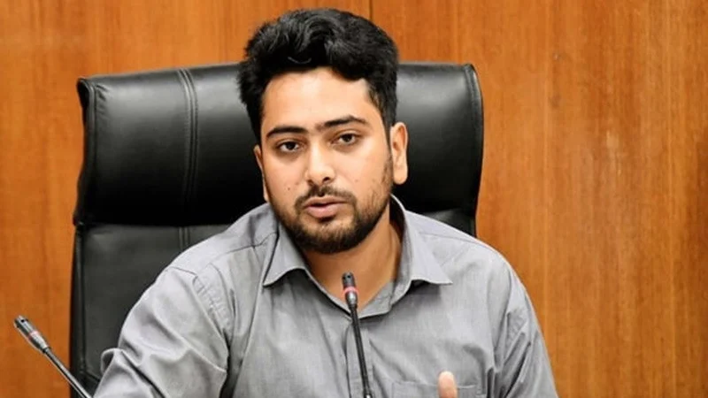 পদত্যাগের সিদ্ধান্ত নিয়েছেন কিনা জানালেন নাহিদ