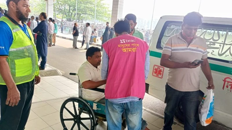 ওমান ফেরত আহত কর্মীর পাশে দাঁড়ালো ব্র্যাক