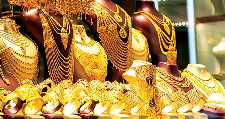 দেশে ইতিহাস গড়া দামে স্বর্ণ