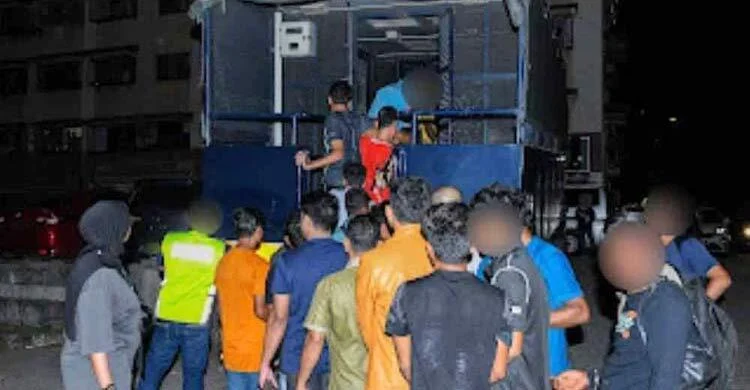 মালয়েশিয়ায় বাংলাদেশিসহ ৩৭ অবৈধ অভিবাসী গ্রেফতার