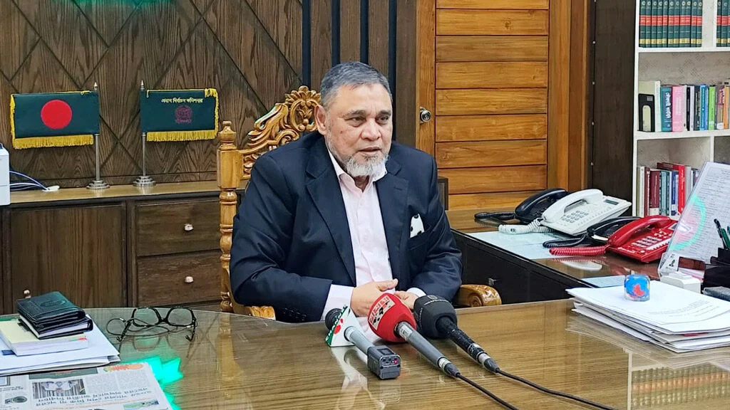 ১৭ লাখ মৃত ভোটার কবর থেকে ভোট দিয়েছে সিইসি