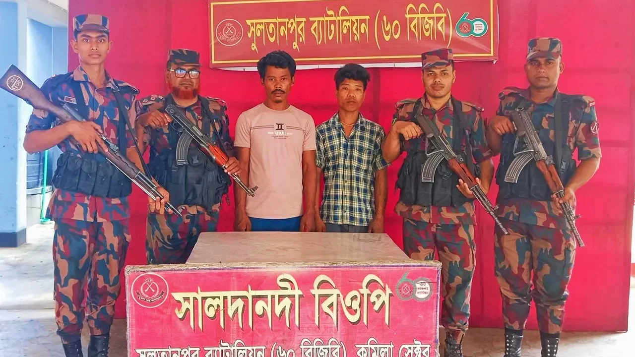 বাংলাদেশে অনুপ্রবেশ, দুই ভারতীয় নাগরিক আটক