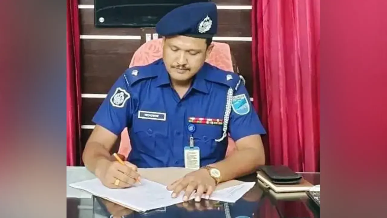 জিলাপি খেতে চেয়ে বিপাকে সেই ওসি
